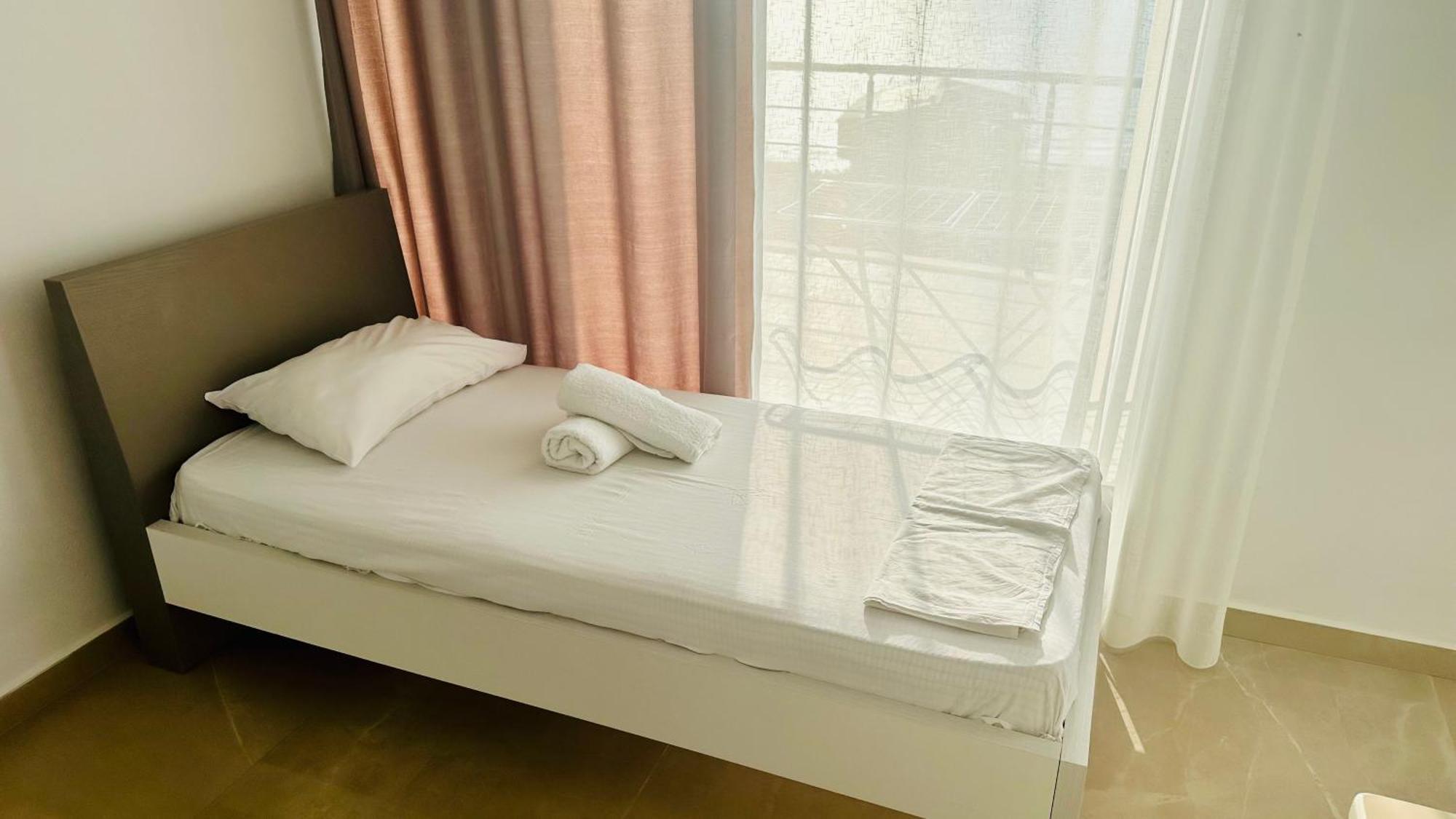 Jico Travel - Villa Colombo Vlorë Zimmer foto