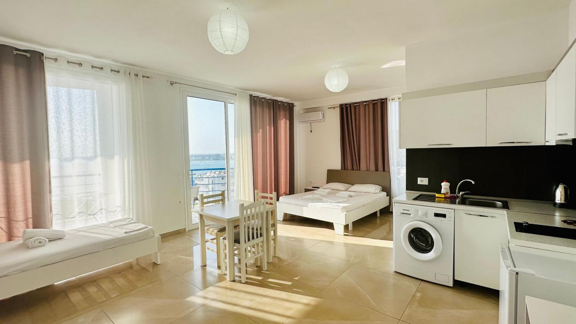 Jico Travel - Villa Colombo Vlorë Zimmer foto