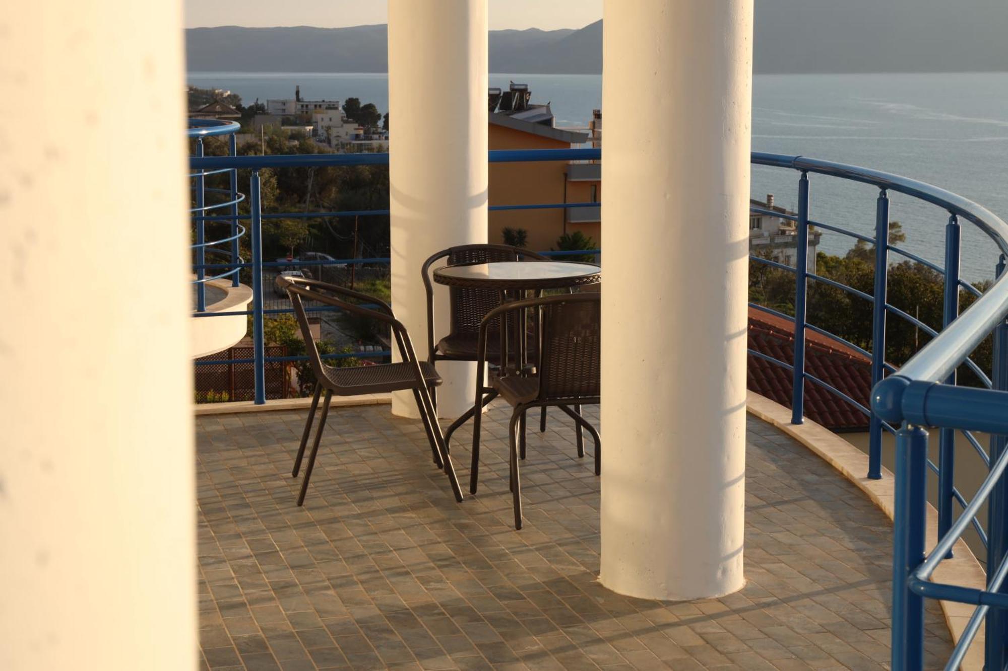 Jico Travel - Villa Colombo Vlorë Zimmer foto