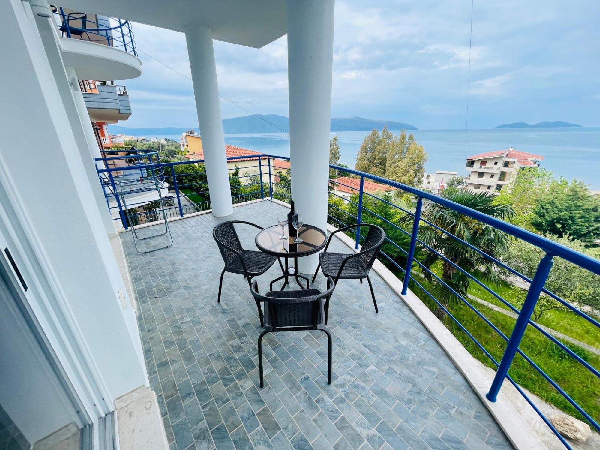 Jico Travel - Villa Colombo Vlorë Zimmer foto