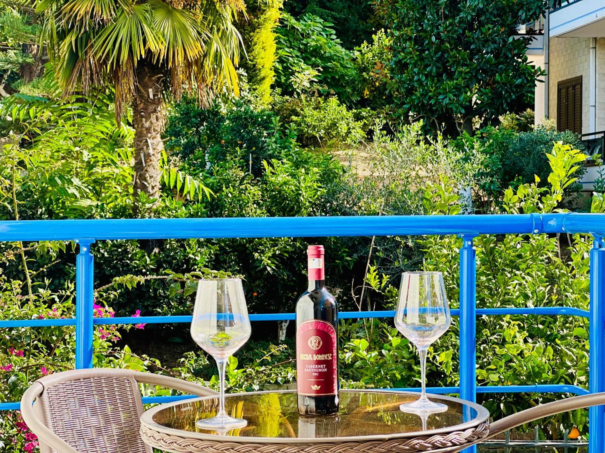 Jico Travel - Villa Colombo Vlorë Zimmer foto