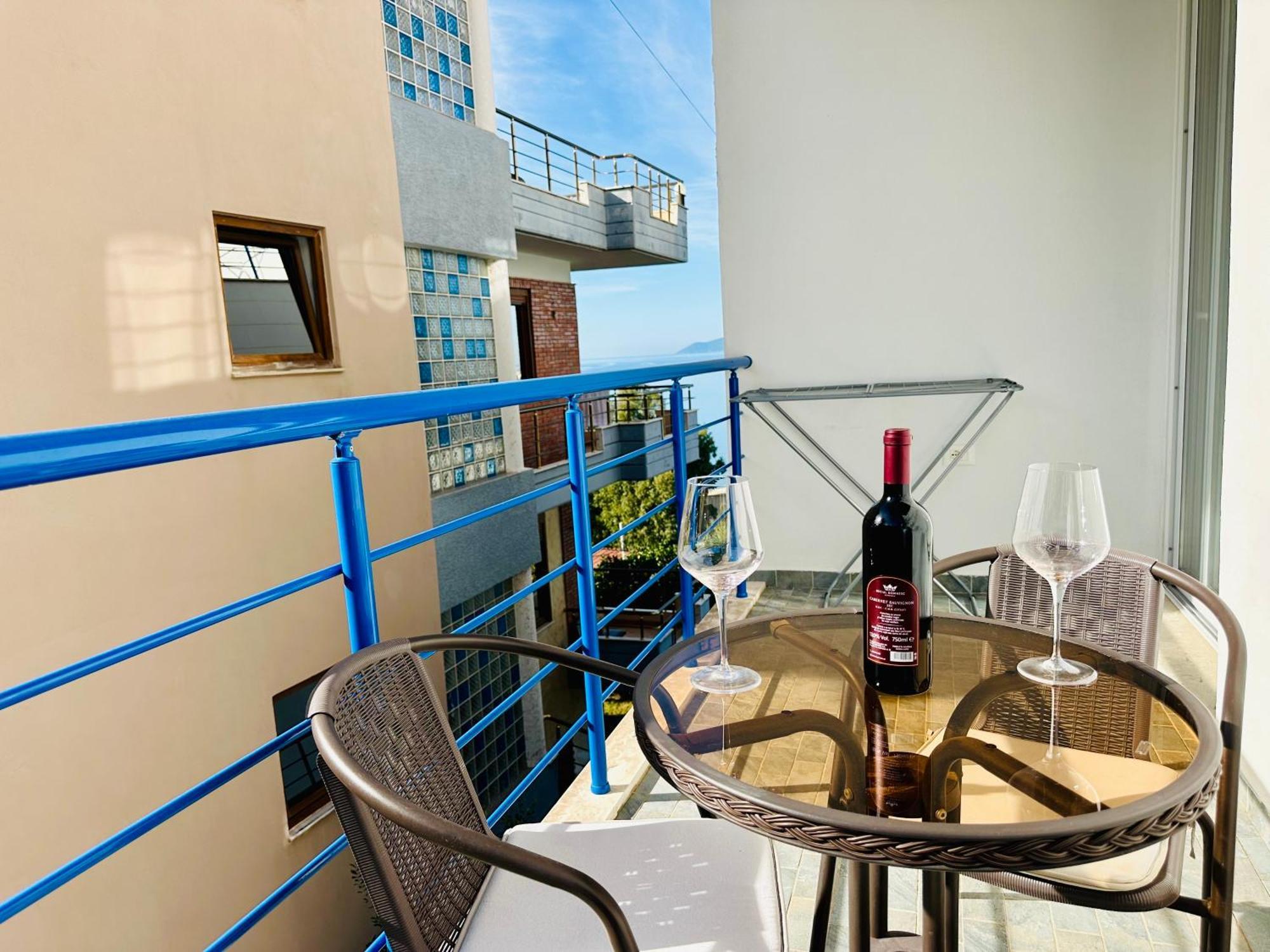 Jico Travel - Villa Colombo Vlorë Zimmer foto