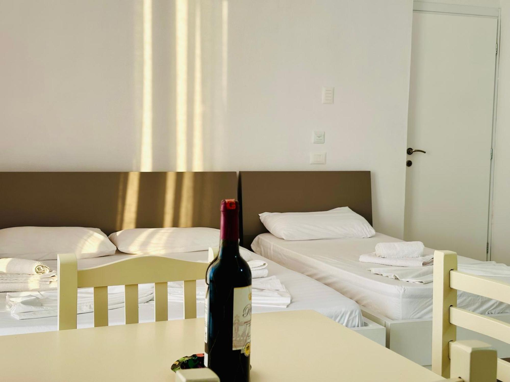 Jico Travel - Villa Colombo Vlorë Zimmer foto