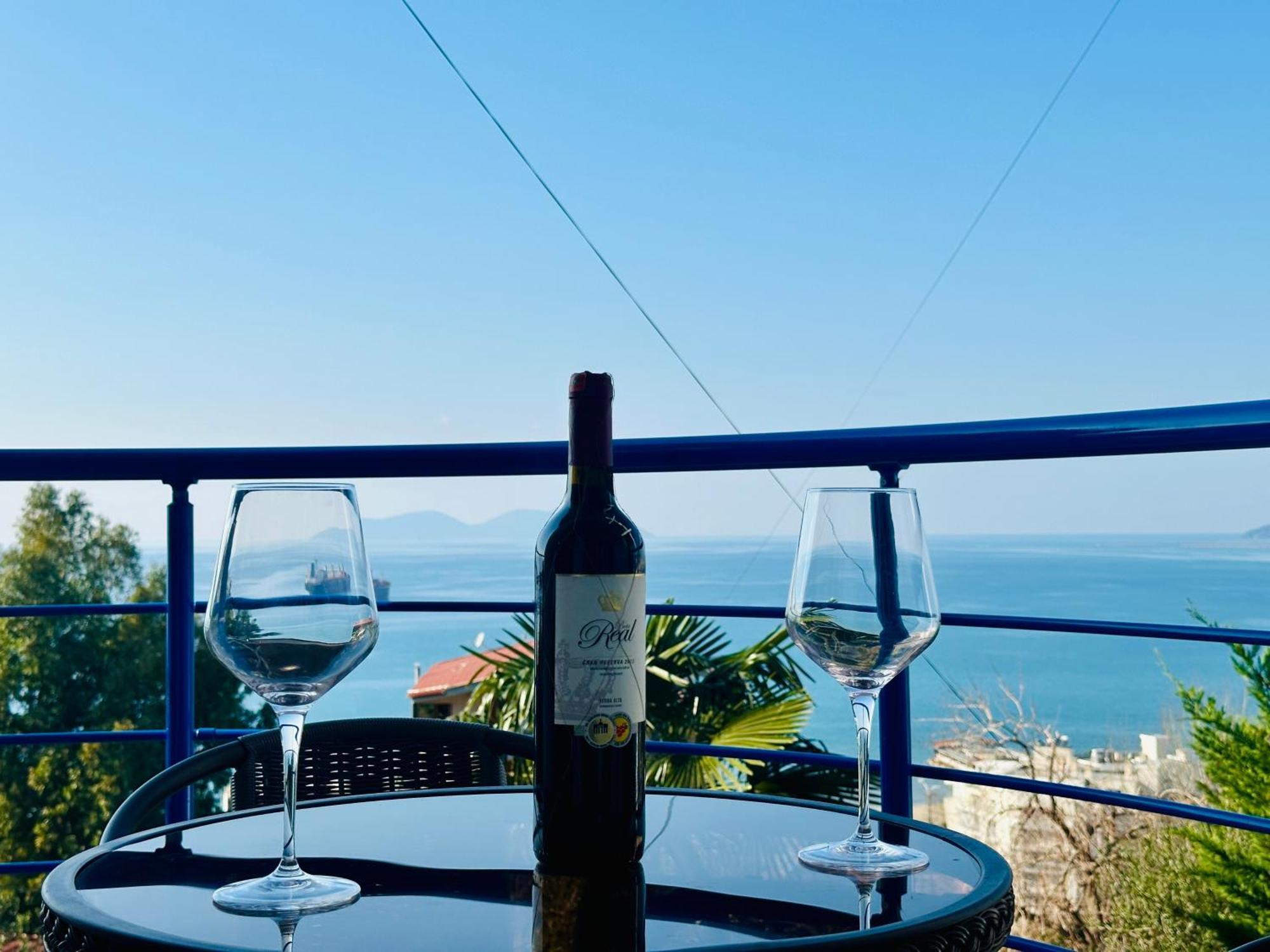 Jico Travel - Villa Colombo Vlorë Zimmer foto
