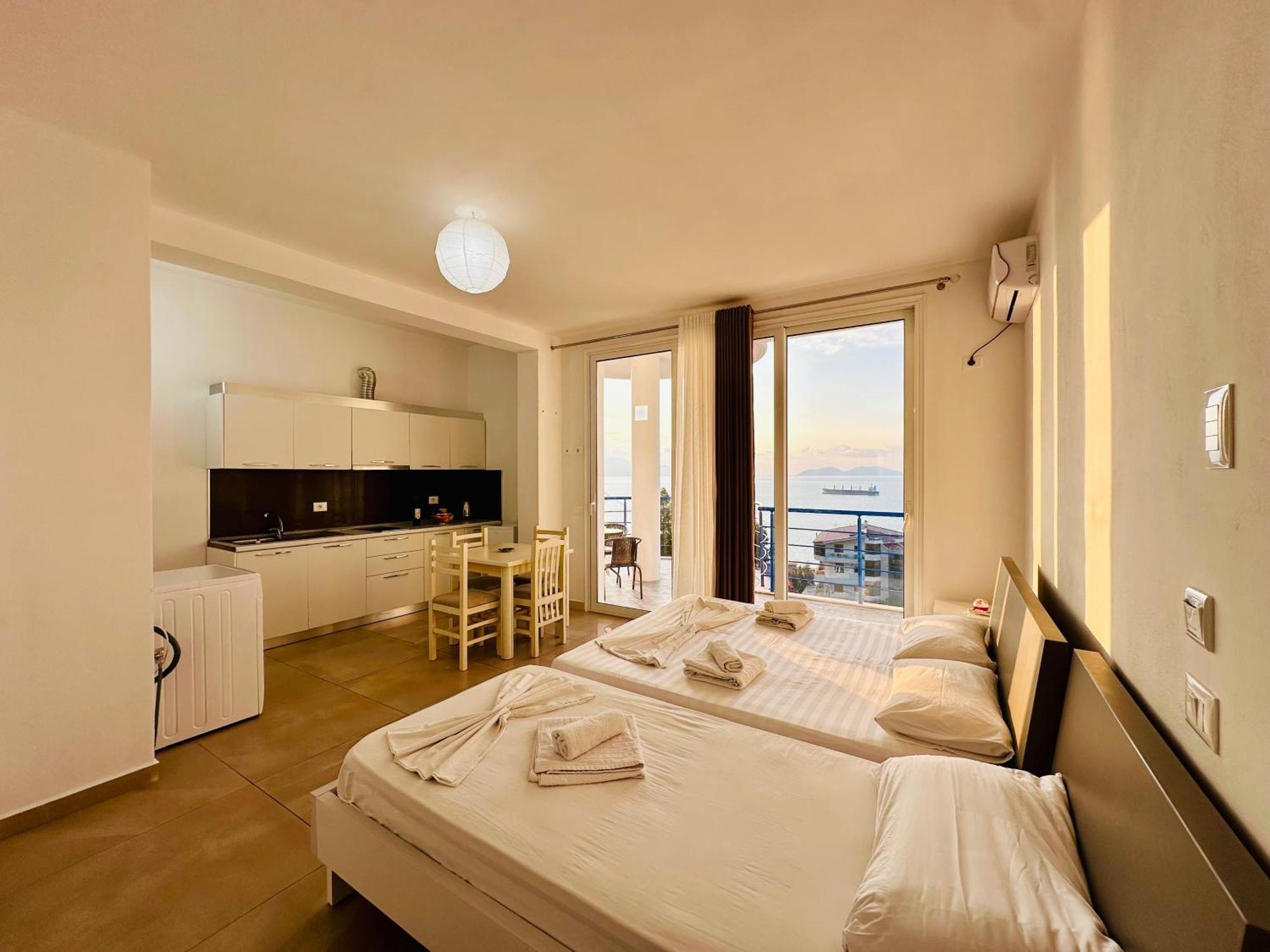 Jico Travel - Villa Colombo Vlorë Exterior foto